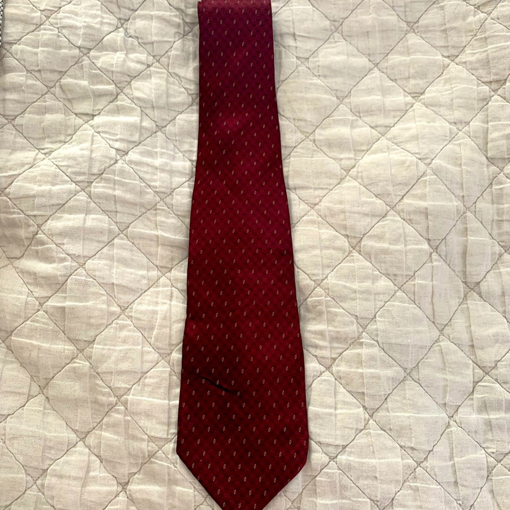 100% silk tie